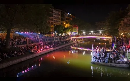 Eskişehir Porsuk Festivali’nde gondol ve nehir üzerinde müzik şöleni sanatseverleri buluşturdu