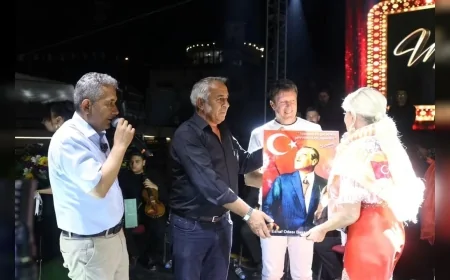 Çal Bağ Bozumu Festivali Muazzez Ersoy konseriyle binlerce kişinin katıldığı finalle tamamlandı