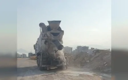 Kepez’de vatandaş ihbar etti, çevreyi kirleten beton mikserine 200 bin TL ceza kesildi