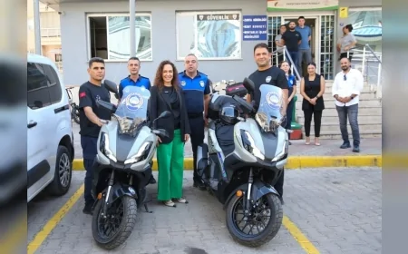 Karşıyaka Belediye Başkanı Yıldız Ünsal: “Karşıyaka için omuz omuza çalışmaya devam edeceğiz”