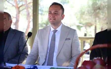 Denizli Çivril’de 28. Uluslararası Elma Tarım ve Kültür Festivali öncesi üreticinin fiyat sorunu gündeme taşındı