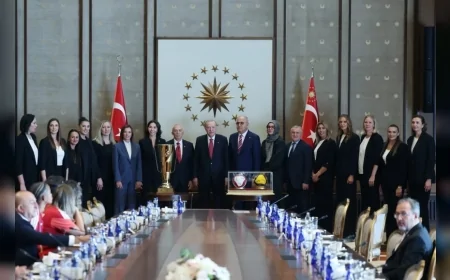 Cumhurbaşkanı Erdoğan: “Avrupa şampiyonluğunu yakalayıp buraya kupayla gelmek bizim için ayrı bir mutluluk”