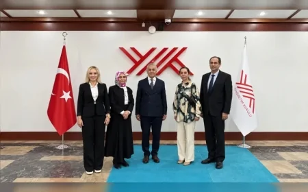 HEKİMSEN Genel Başkanı Uzm. Dr. Adil Kurban: “Tıp eğitiminin niteliği ile hekimlerin çalışma koşullarını ayrı düşünemeyiz”