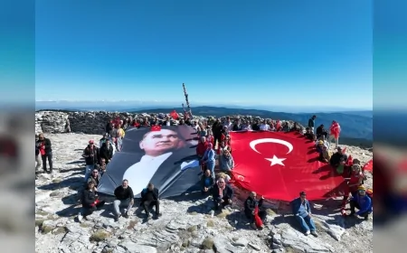 Edremit Belediye Başkanı Mehmet Ertaş: “Bayrak Yürüyüşümüzü geleneksel hale getirmek istiyoruz”