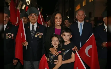 Karşıyaka Belediye Başkanı Yıldız Ünsal: “Yaşasın 9 Eylül, yaşasın İzmir, yaşasın Cumhuriyet!”