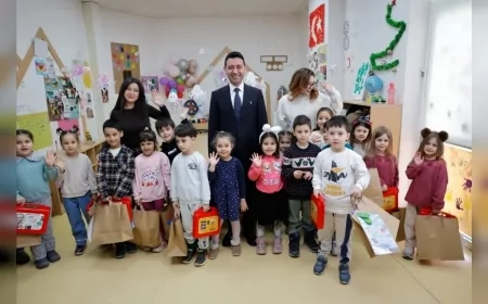 Bayraklı Belediye Başkanı İrfan Önal: “Eğitim yolculuğunun her aşamasında yanlarında olacağız”