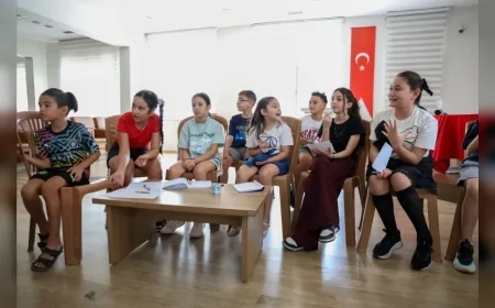 Efeler Belediye Başkanı Anıl Yetişkin eğitimden teknolojiye çocuk ve gençlere ücretsiz destek ağını genişletiyor