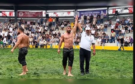 İshakçılar Er Meydanı’nda başpehlivan Seçkin Duman oldu, finalde Osman Kan’ı mağlup etti