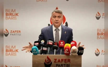 Zafer Partisi Sözcüsü Azmi Karamahmutoğlu: “Kalitesi bozulan eğitim politikasıyla anlatılan dersleri boş mideyle dinlemeye çalışan çocuklarımız var”
