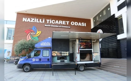 Nazilli Ticaret Odası Başkanı Nuri Arslan, hem yöresel ürünleri tanıtacak hem afetlerde kullanılacak aracı tanıttı