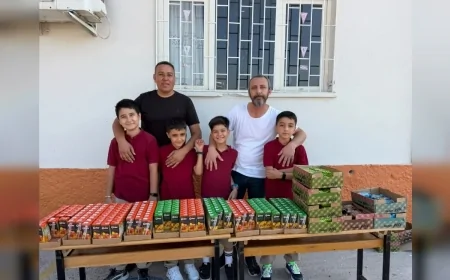 Mut’ta yeni eğitim öğretim yılının ilk gününde öğrencilere kek ve meyve suyu ikramı