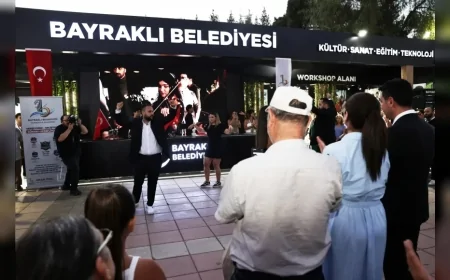 Bayraklı Belediye Başkanı İrfan Önal: “Bayraklı’nın enerjisini, kültürünü ve üretkenliğini fuara taşıdık”