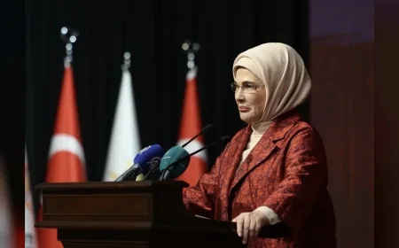 Emine Erdoğan: “Yeni eğitim-öğretim yılının tüm öğrencilerimize, öğretmenlerimize ve eğitim camiamıza hayırlı olmasını diliyorum”