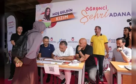 Adana Büyükşehir Belediyesi Başkan Vekili Güngör Geçer: “Öğrencilerimizin her zaman yanında olacağız”