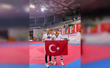 İzmir Büyükşehir Belediyesi tekvandocuları Avrupa Oyunları’ndan üç madalyayla döndü