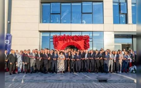 İzmir Büyükşehir Belediye Başkanı Dr. Cemil Tugay: “İzmir dönüşümün öncülerinden biri olmalı”