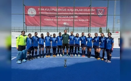 Manisa İl Karması Hokey Kız Takımı Konya’daki U14 Gelişim Ligi’nden 1. Lig’e yükseldi