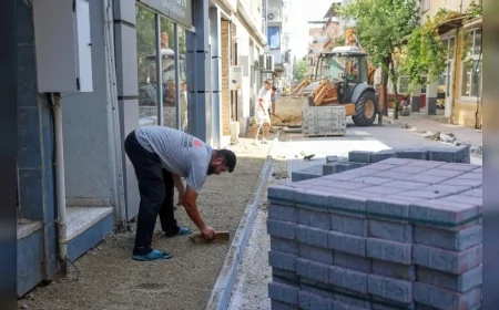 Efeler Belediyesi Güzelhisar Mahallesi’nde yol yenileme çalışmalarını hızlandırdı