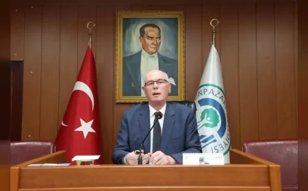 Odunpazarı Belediye Başkanı Kazım Kurt: “Her ay muhtarlarımız ile toplanıp mahallelerin istek ve beklentilerini dinleyeceğiz”