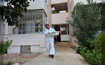 Marmaris Siteler Mahallesi’nde çöp eve belediye müdahalesi: Bir kamyon atık çıkarıldı