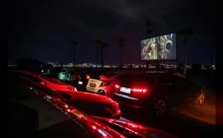 İzmir İnciraltı’nda 200 araçlık alanda “Kurtuluş Projesi” ile arabada sinema keyfi yaşandı