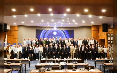 İZTO’da gümrük müşavirliği mesleğinde 30 ila 50 yılını dolduran 73 kişiye plaket verildi!