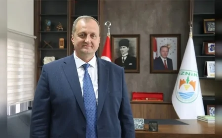 İznik Belediye Başkanı Kağan Mehmet Usta, Bursa’daki yerel yönetimler araştırmasında yüzde 59,7 memnuniyetle ilk sırada yer aldı