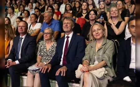 Hatay’da dayanışmanın ezgisi Karsu ve koroların ortak konseriyle yankılandı