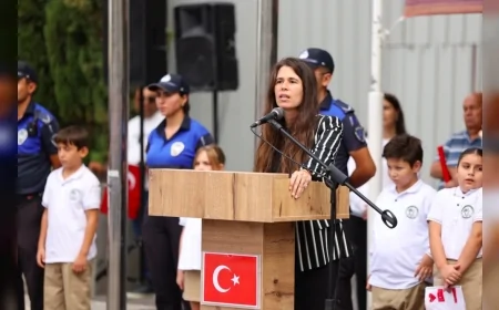 Çeşme Belediye Başkanı Lâl Denizli: “Bağımsızlık inancı bugün de yolumuzu aydınlatıyor”