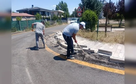 Kahramankazan Belediyesi Ekipleri İlçe Genelinde Kaldırım, Tabela ve Mescitlerde Bakım Çalışması Gerçekleştirdi!