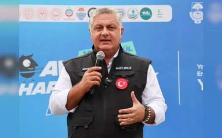 Yalova Belediye Başkanı Mehmet Gürel Avrupa Hareketlilik Haftası’nda vatandaşlarla buluştu