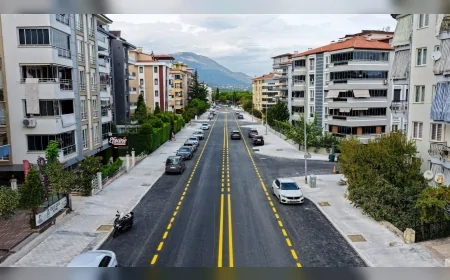 Denizli Büyükşehir Belediyesi, Gerzele Mahallesi’nde Hakkı Dereköylü Caddesi’ni yenileyerek güvenli ulaşım için trafiğe açtı