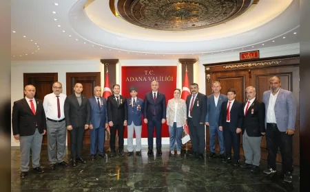 Adana Valisi Mustafa Yavuz, 19 Eylül Gaziler Günü’nde şehit ve gazi derneklerinin temsilcilerini makamında ağırladı