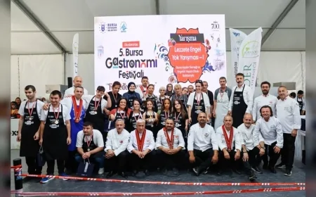 Bursa Büyükşehir’in Gastronomi Festivali’nde özel gereksinimli bireyler “Lezzete Engel Yok” dedi