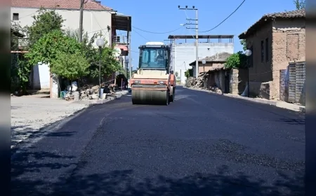 Manisa Büyükşehir Belediye Başkanı Besim Dutlulu: “Sıcak asfalt görmeyen yolları ilk kez sıcak asfaltla buluşturuyoruz”