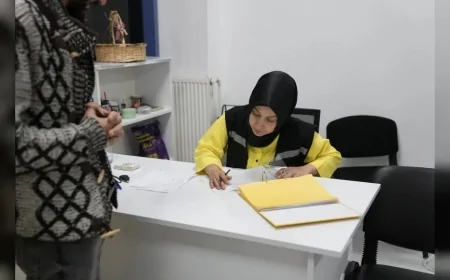 Düzce Belediyesi ihtiyaç sahibi öğrencilere 2 bin 500 liralık kırtasiye desteği sağlıyor