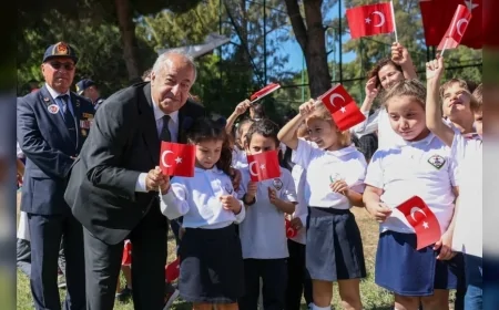 Aliağa’da 2026-2027 eğitim öğretim yılı başladı, ilk zili Kaymakam Zekeriya Güney çaldı