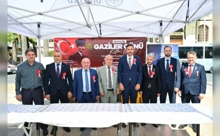 Manisa’da 19 Eylül Gaziler Günü’nde şehitler ve gaziler dualarla anıldı