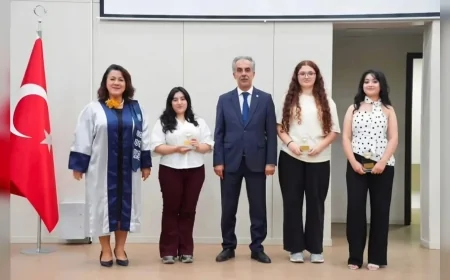 Ege Üniversitesi Hemşirelik Fakültesinde yeni dönem “Uyum Programı” ile başladı