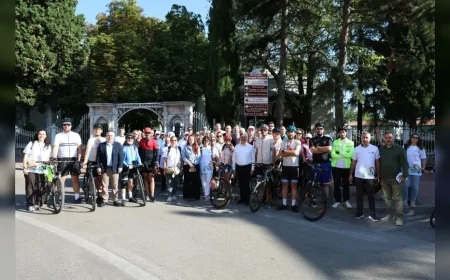 Bursa’da Atatürk Caddesi araçlara kapandı, kent merkezi yaya ve bisikletlilere kaldı