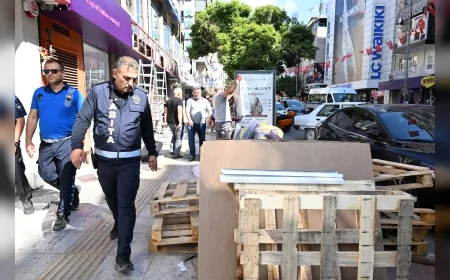 Manisa Büyükşehir Belediyesi ve Emniyet ekiplerinden Yunusemre ile Şehzadeler’de kaldırım işgallerine ortak denetim