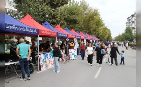 Eskişehir’de “Arabasız Pazar, Bulvarlar Bizim” etkinliğinde 700 metrelik yol yayalara açıldı