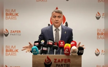 Zafer Partisi Sözcüsü Azmi Karamahmutoğlu: “Seçim konuşulmaya başlandıysa macun tüpten çıkmış demektir”
