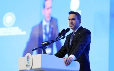 Enerji ve Tabii Kaynaklar Bakanı Alparslan Bayraktar: “354 milyon tona varan karbon emisyonunun önüne geçtik”