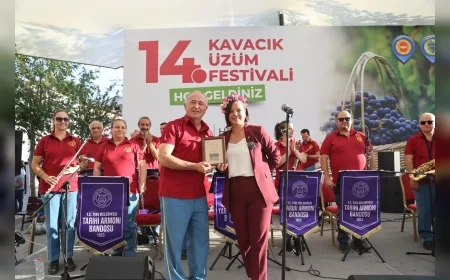 Karabağlar Belediye Başkanı Helil Kınay: “Kavacık bizim için değerli, üzüm bizim için kıymetli”