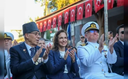 Karşıyaka Belediye Başkanı Yıldız Ünsal: “Gazilerimizin kahramanca mücadelesini daima gurur ve minnetle hatırlayacağız”
