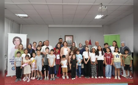 Eskişehir Büyükşehir Belediyesi 12 ilçede bin 800’ü aşkın öğrenciye kırtasiye desteği ulaştırdı