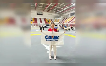 Canik Belediyesporlu Asiye Nur Bilgin Taekwondo Türkiye Şampiyonası’nda finale yükseldi