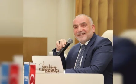 Canik Belediye Başkanı İbrahim Sandıkçı: “Üniversiteyi kazanan öğrencilerimizin tamamına burs desteği sağlıyoruz”