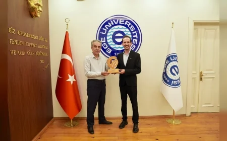 EGE ÜNİVERSİTESİ PERSONELİ SEMİH BECEREN, “SESSİZ ÇIĞLIK” ESERİYLE TÜRKİYE BİRİNCİSİ OLDU